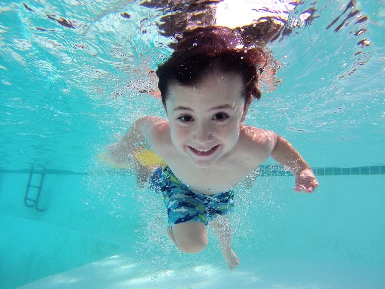 kid, swim, pool-1401157.jpg